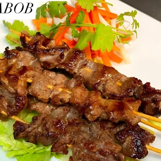 Beef Shish-Kebab on Sticks (6 Pieces).