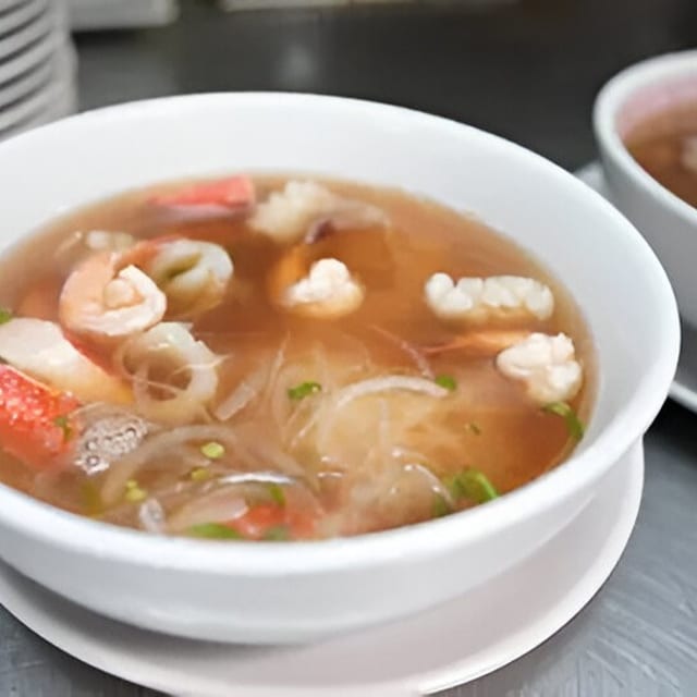 Seafood Noodle Soup (Mein Egg Noodle or Rice Noodle).