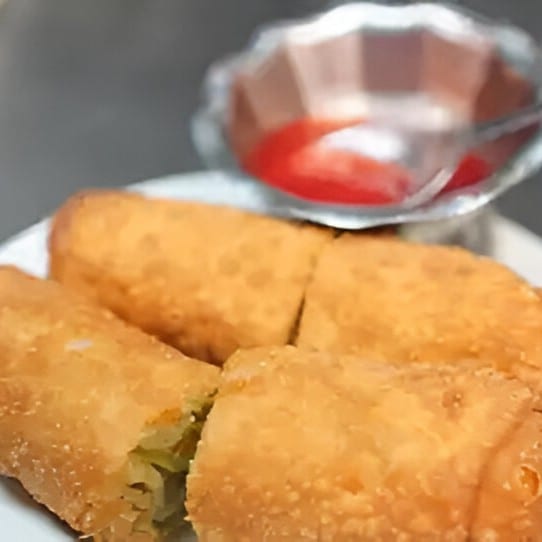 Egg Rolls (2 Pieces).